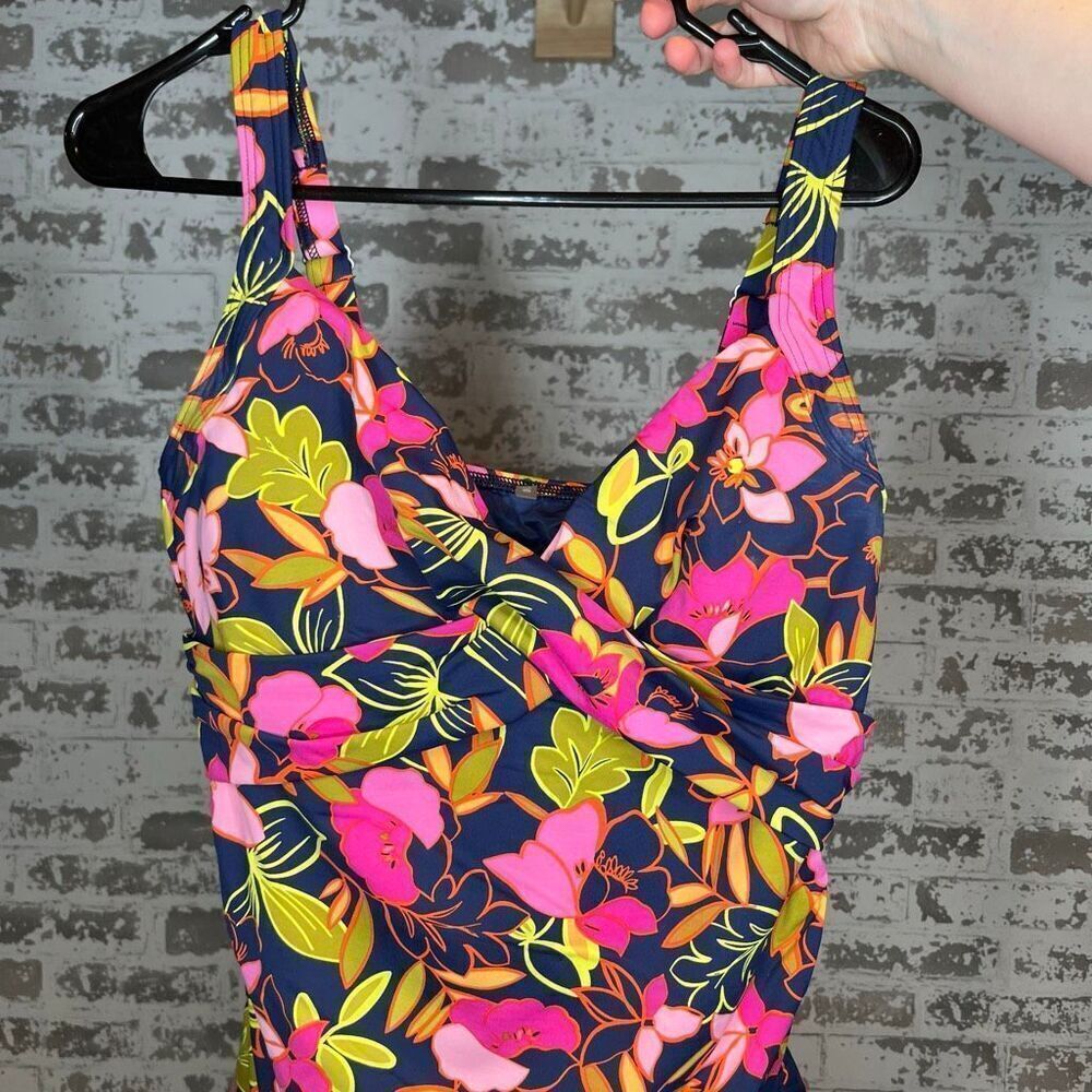 Lands end | women floral tankini swim top padded